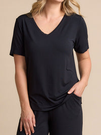 TANI ELLA V NECK TEE