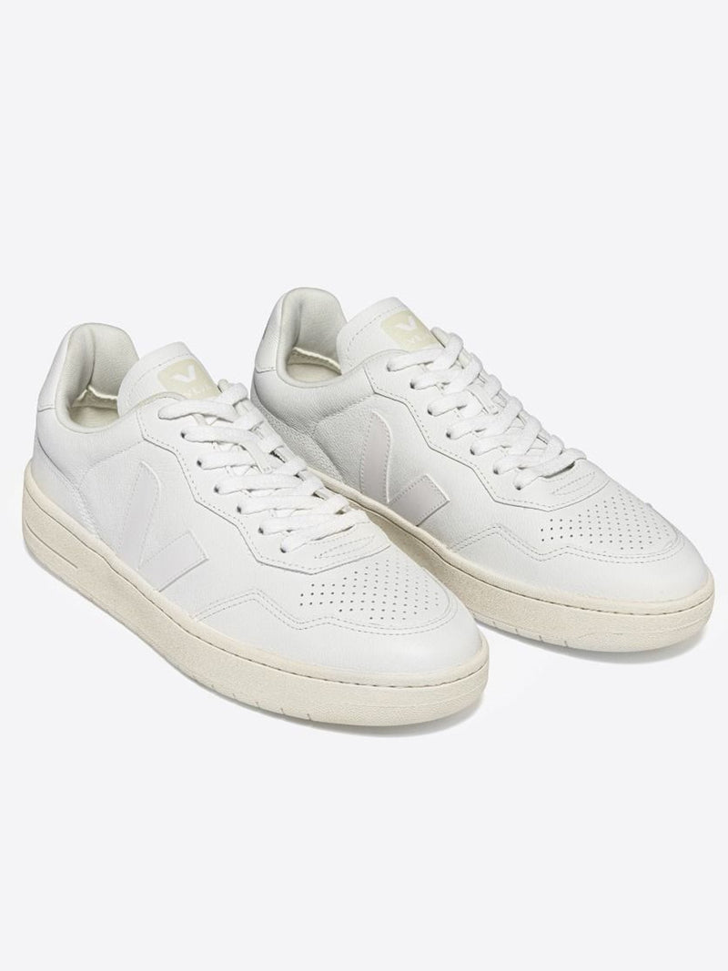 VEJA V-90 LEATHER SNEAKER